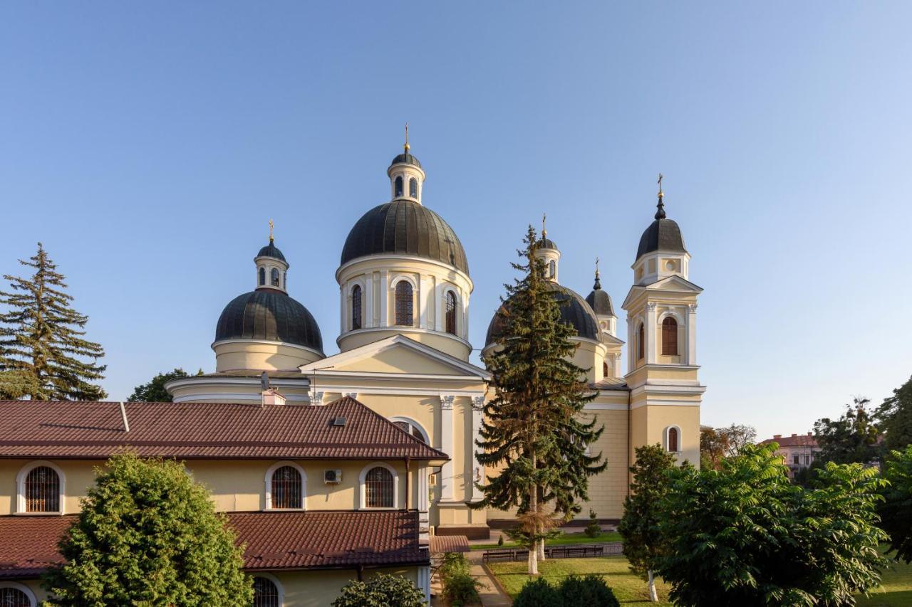 Apart Hotel Fusion Черновцы Экстерьер фото