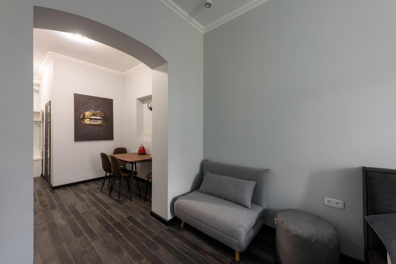 Apart Hotel Fusion Черновцы Экстерьер фото