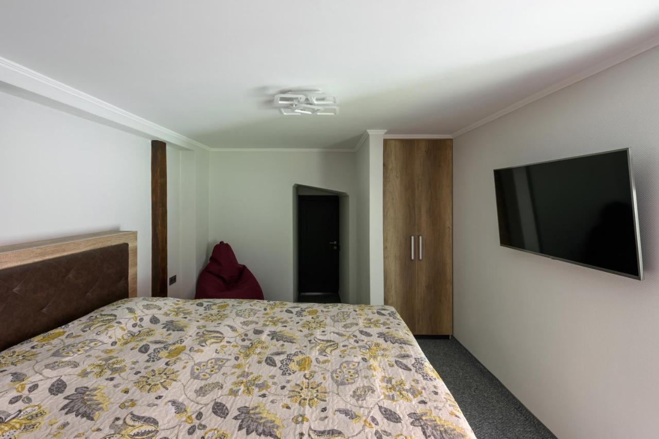 Apart Hotel Fusion Черновцы Экстерьер фото